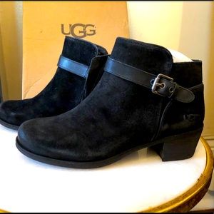 Ugg Suede booties 7.5, NWT in original box!